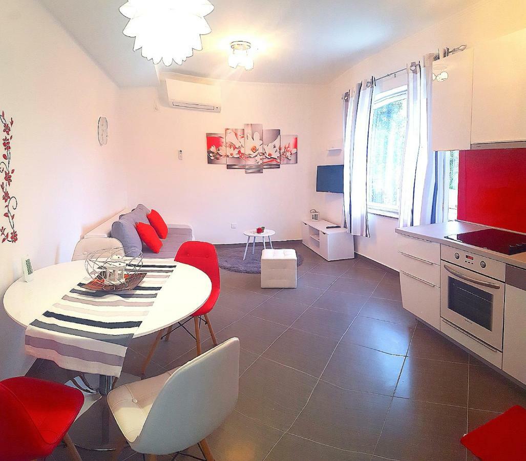 Apartmani "Sandro" Gonar Раб Экстерьер фото