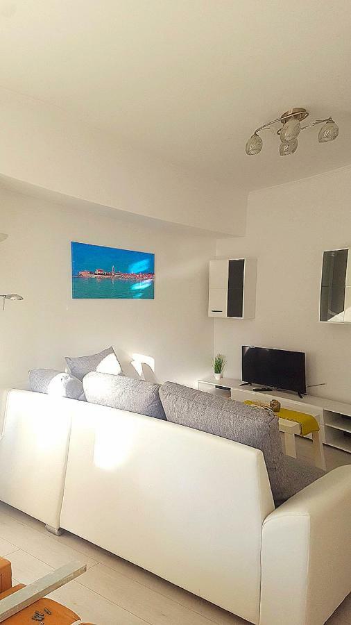 Apartmani "Sandro" Gonar Раб Экстерьер фото